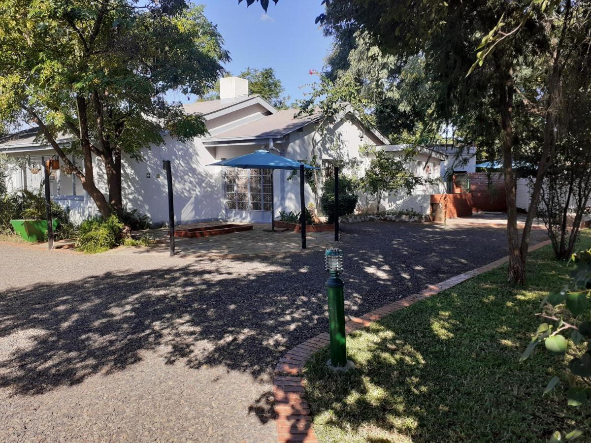 Driftwood Boutique Bed And Breakfast Lobatse Kültér fotó