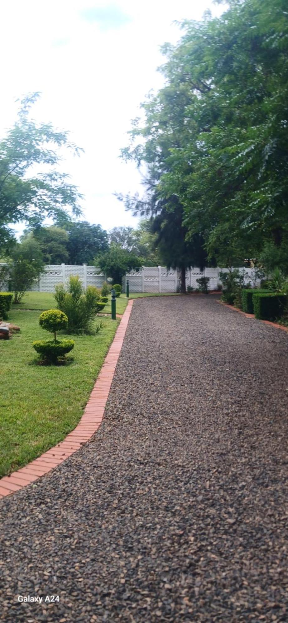 Driftwood Boutique Bed And Breakfast Lobatse Kültér fotó
